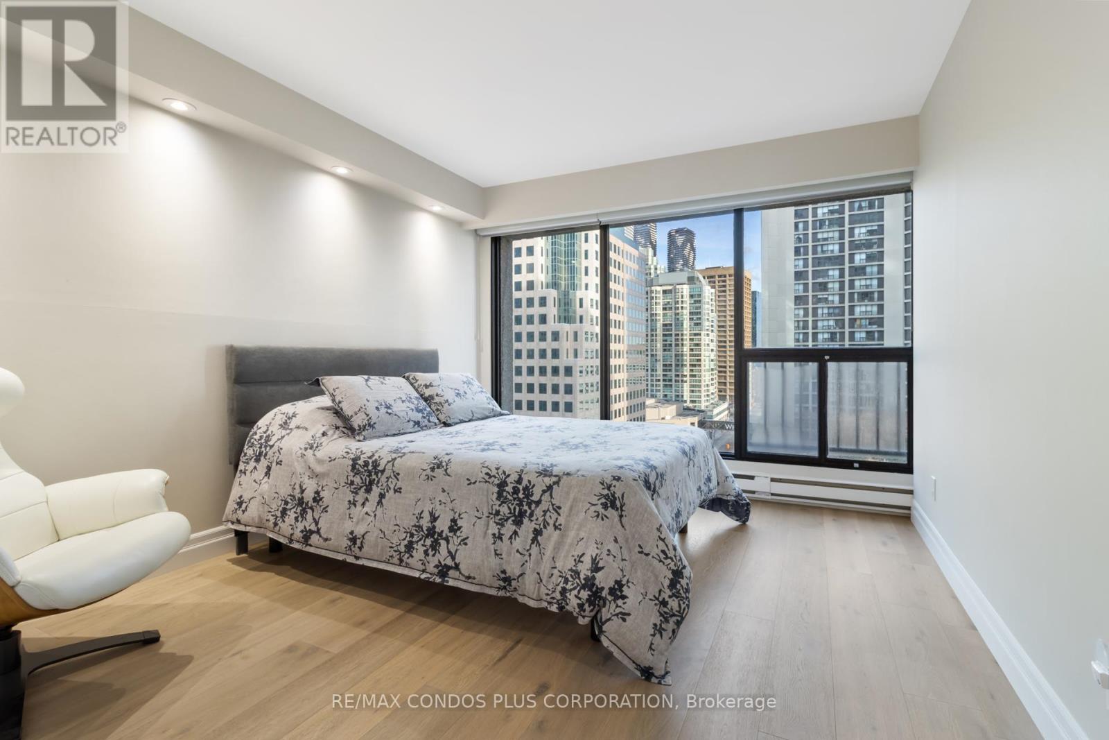 1318 - 55 Harbour Square, Toronto, Ontario  M5J 2L1 - Photo 22 - C12631490