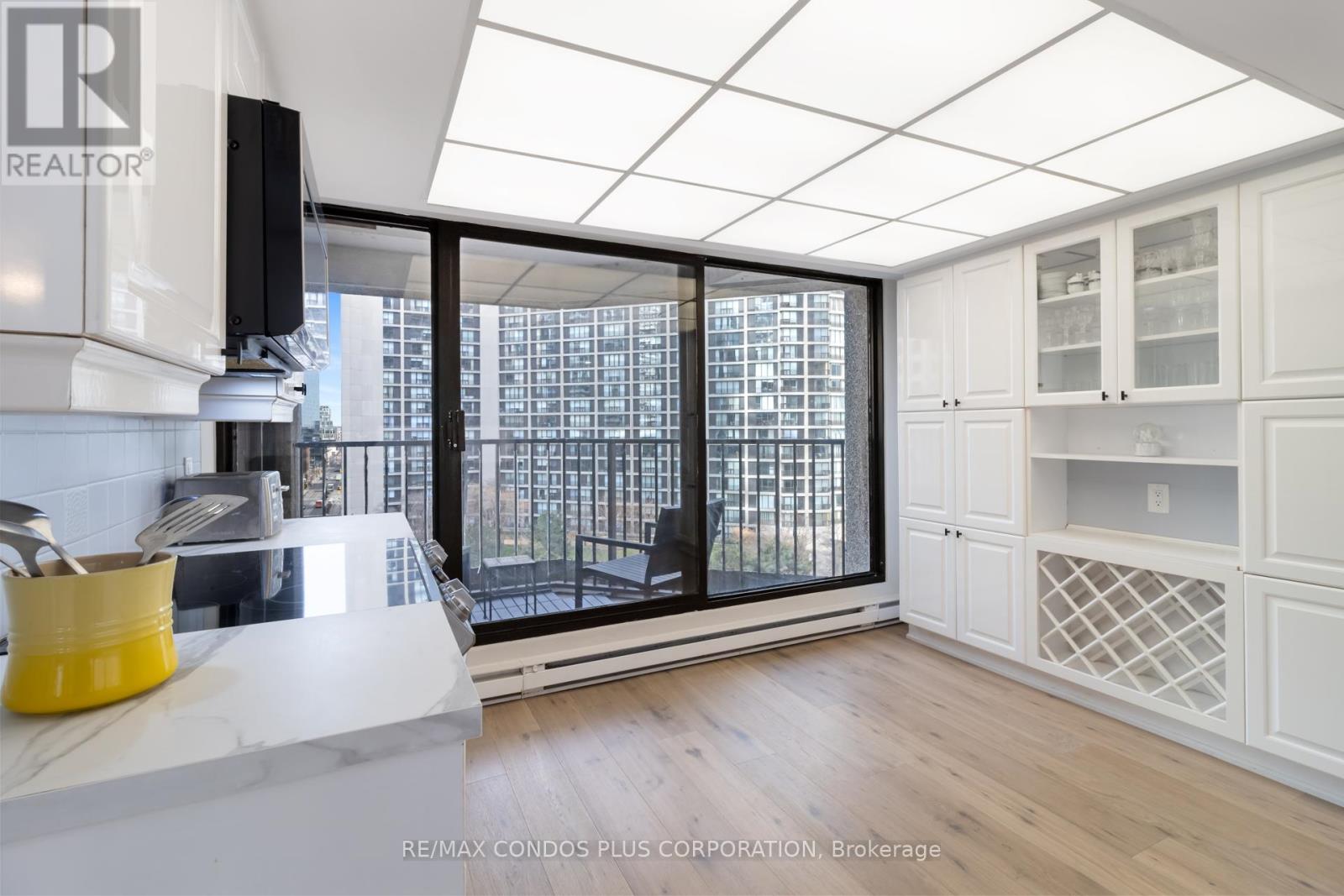 1318 - 55 Harbour Square, Toronto, Ontario  M5J 2L1 - Photo 29 - C12631490