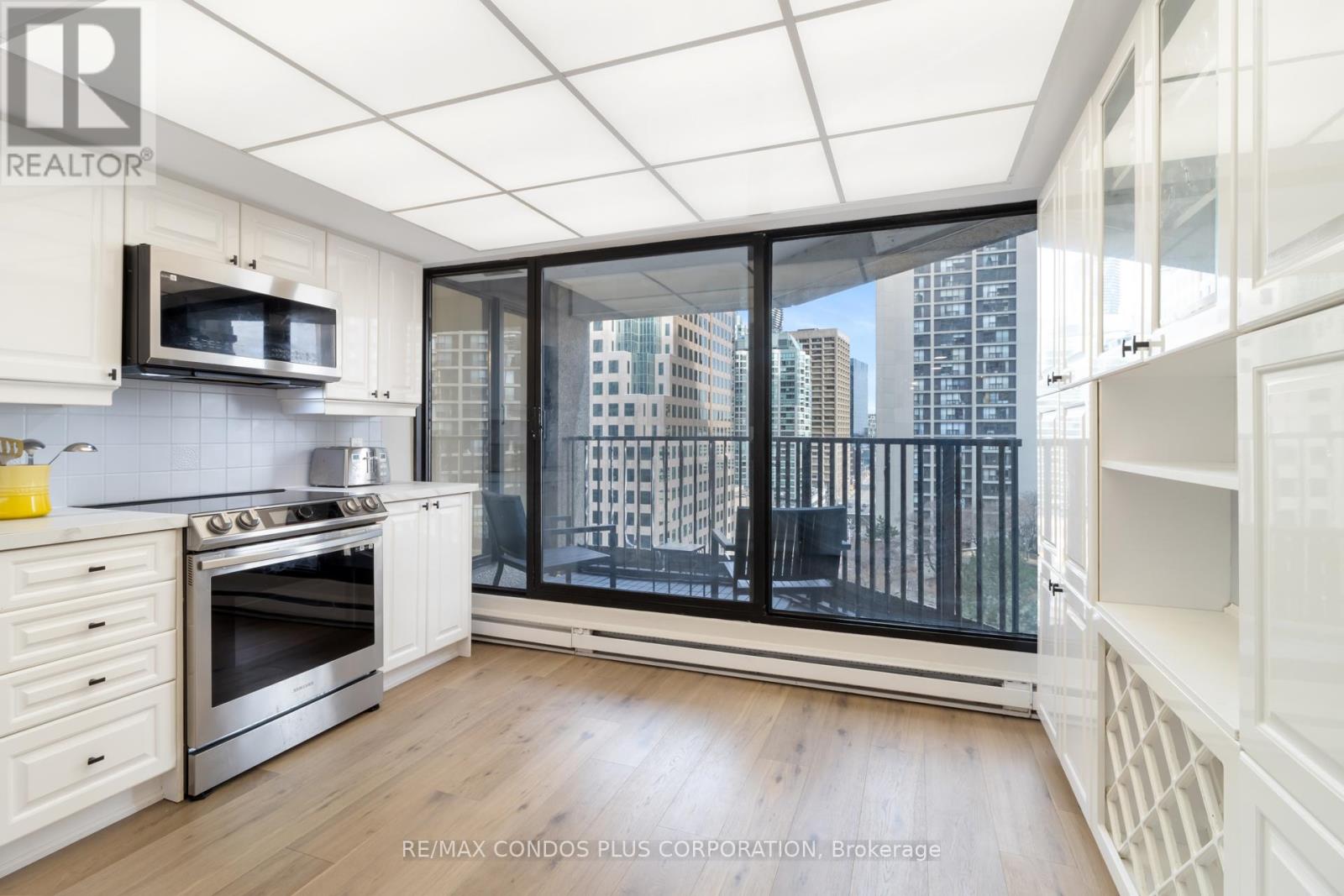 1318 - 55 Harbour Square, Toronto, Ontario  M5J 2L1 - Photo 30 - C12631490