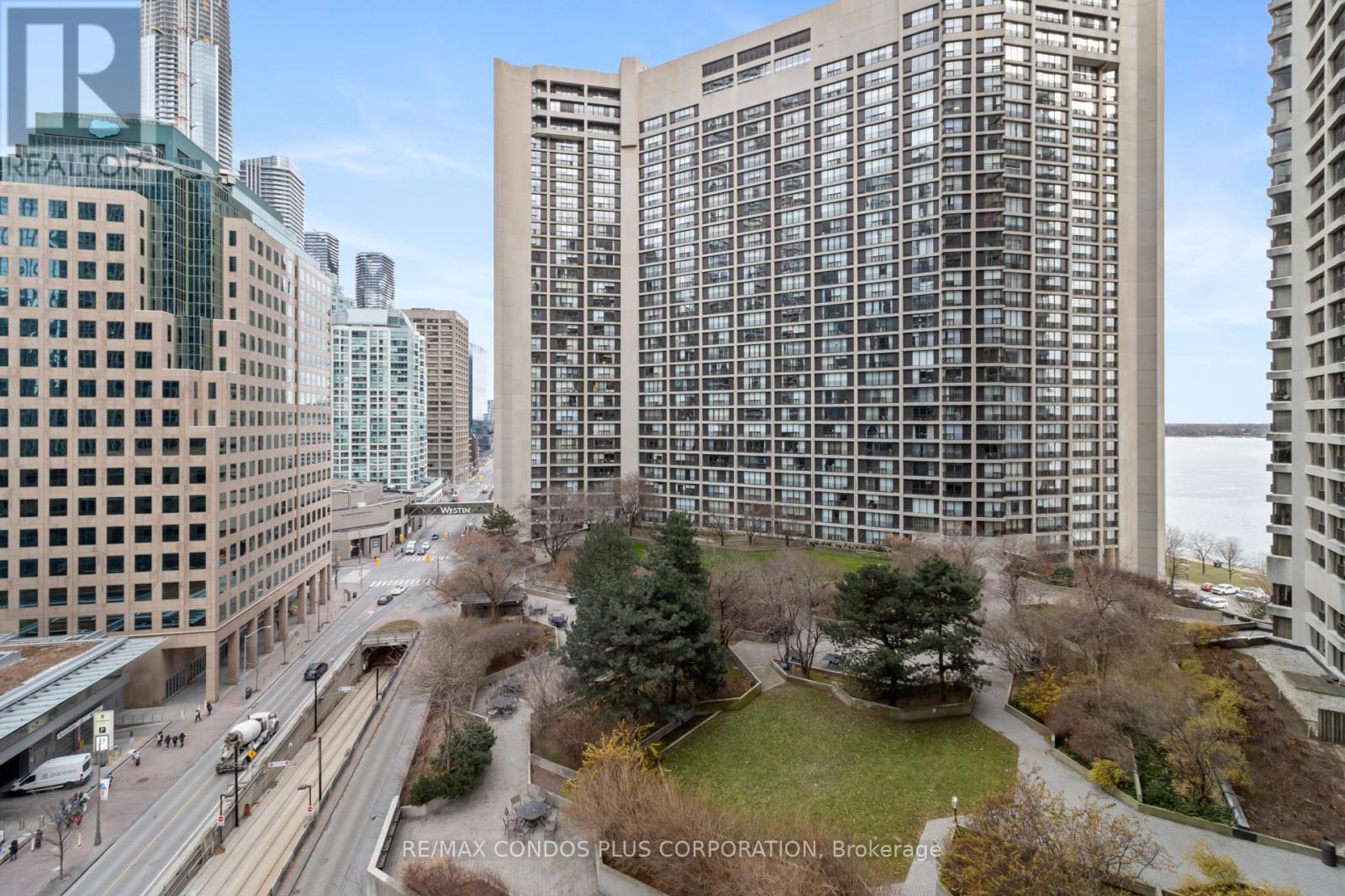 1318 - 55 Harbour Square, Toronto, Ontario  M5J 2L1 - Photo 33 - C12631490