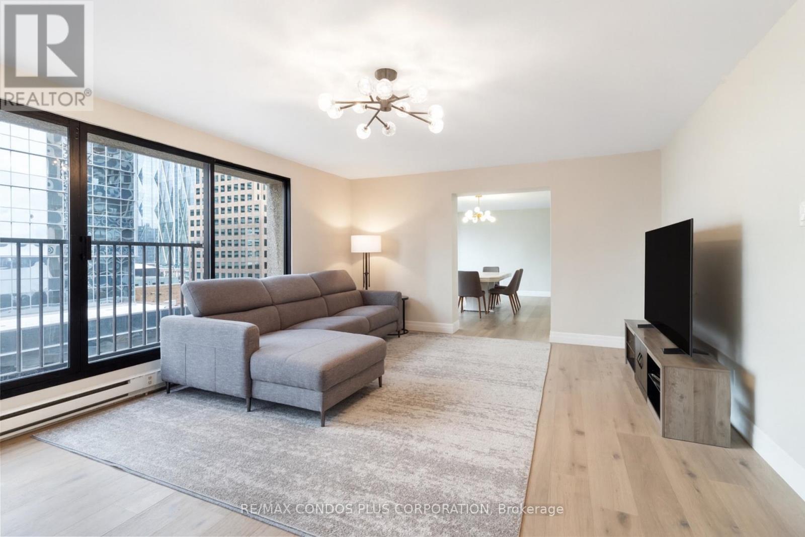 1318 - 55 Harbour Square, Toronto, Ontario  M5J 2L1 - Photo 8 - C12631490