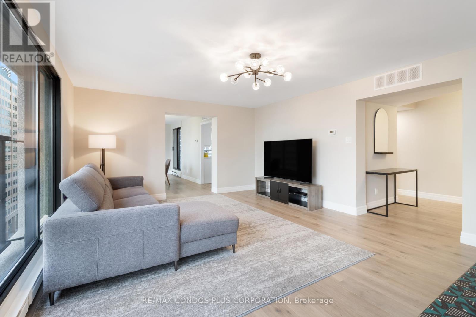 1318 - 55 Harbour Square, Toronto, Ontario  M5J 2L1 - Photo 9 - C12631490