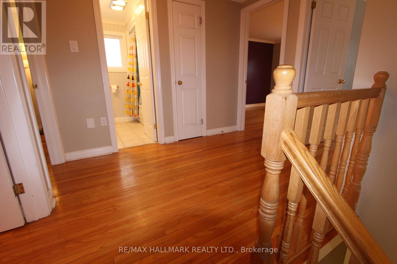 Entire House - 8 Meadowland Avenue, Barrie (Allandale Heights), Ontario  L4N 2Y4 - Photo 12 - S12631496