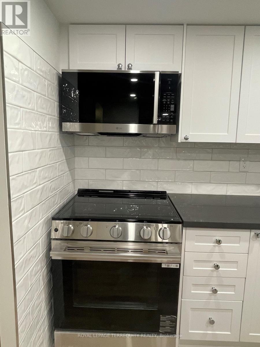 806 - 2091 Hurontario Street, Mississauga, Ontario  L5A 4E6 - Photo 4 - W12631494