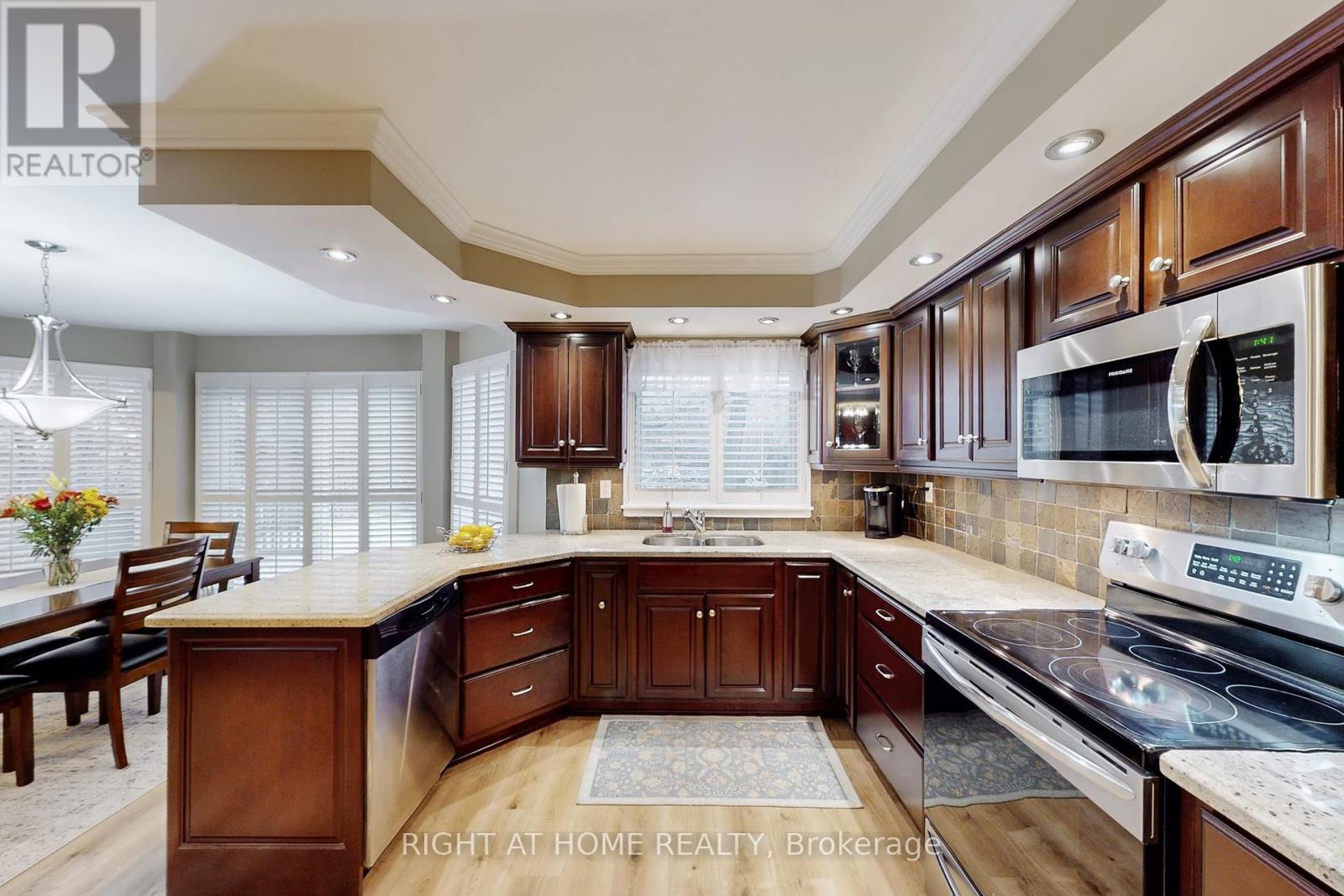 2737 Hammond Road, Mississauga, Ontario  L5K 2M5 - Photo 13 - W12631498