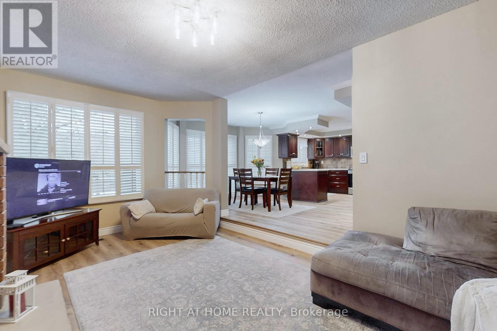 2737 Hammond Road, Mississauga, Ontario  L5K 2M5 - Photo 17 - W12631498