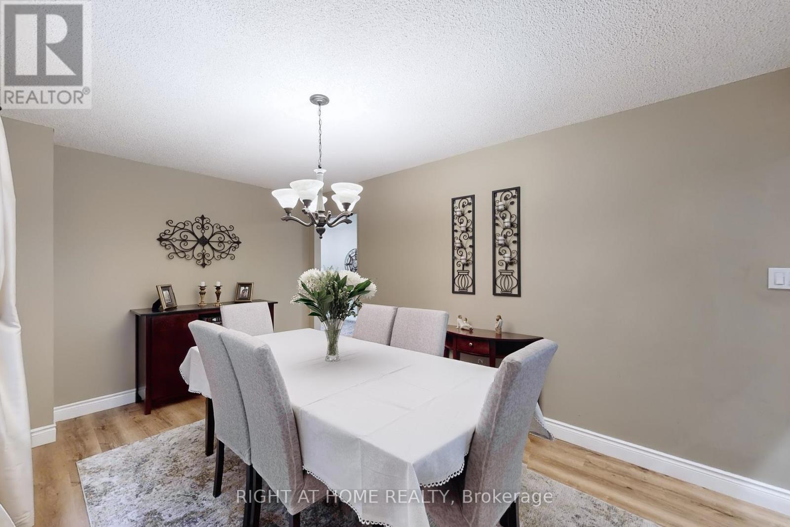 2737 Hammond Road, Mississauga, Ontario  L5K 2M5 - Photo 8 - W12631498