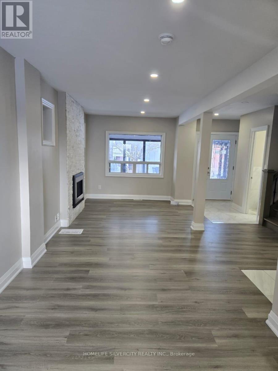 59 Bartonville Avenue W, Toronto (Mount Dennis), Ontario  M6M 2B4 - Photo 6 - W12631500