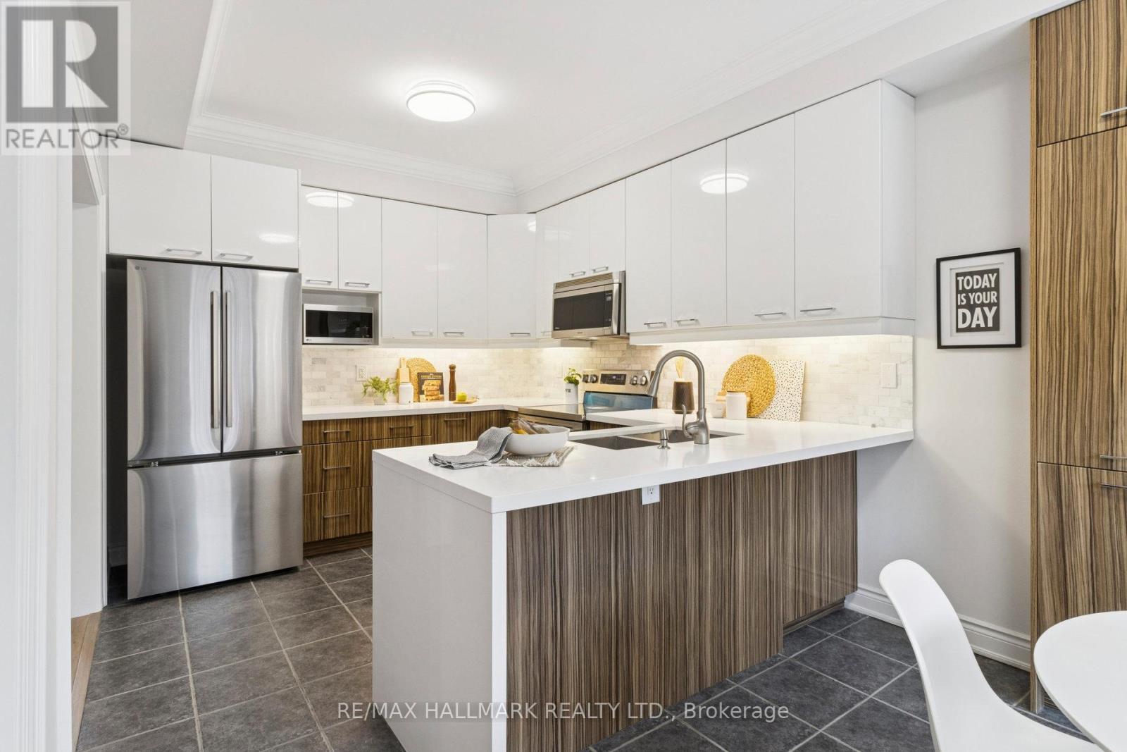 8 Mistywood Crescent, Vaughan, Ontario  L4J 9E5 - Photo 21 - N12604166