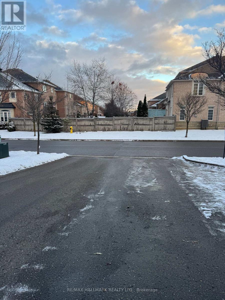 8 Mistywood Crescent, Vaughan, Ontario  L4J 9E5 - Photo 49 - N12604166