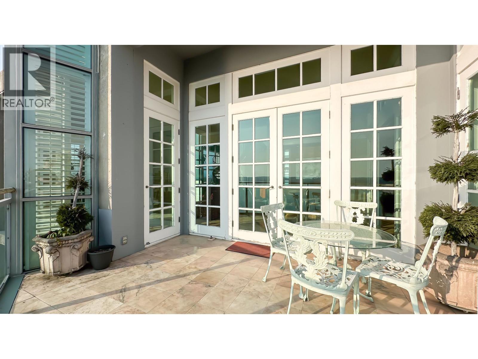 17 1861 Beach Avenue, Vancouver, British Columbia  V7Y 1B8 - Photo 16 - R3055949