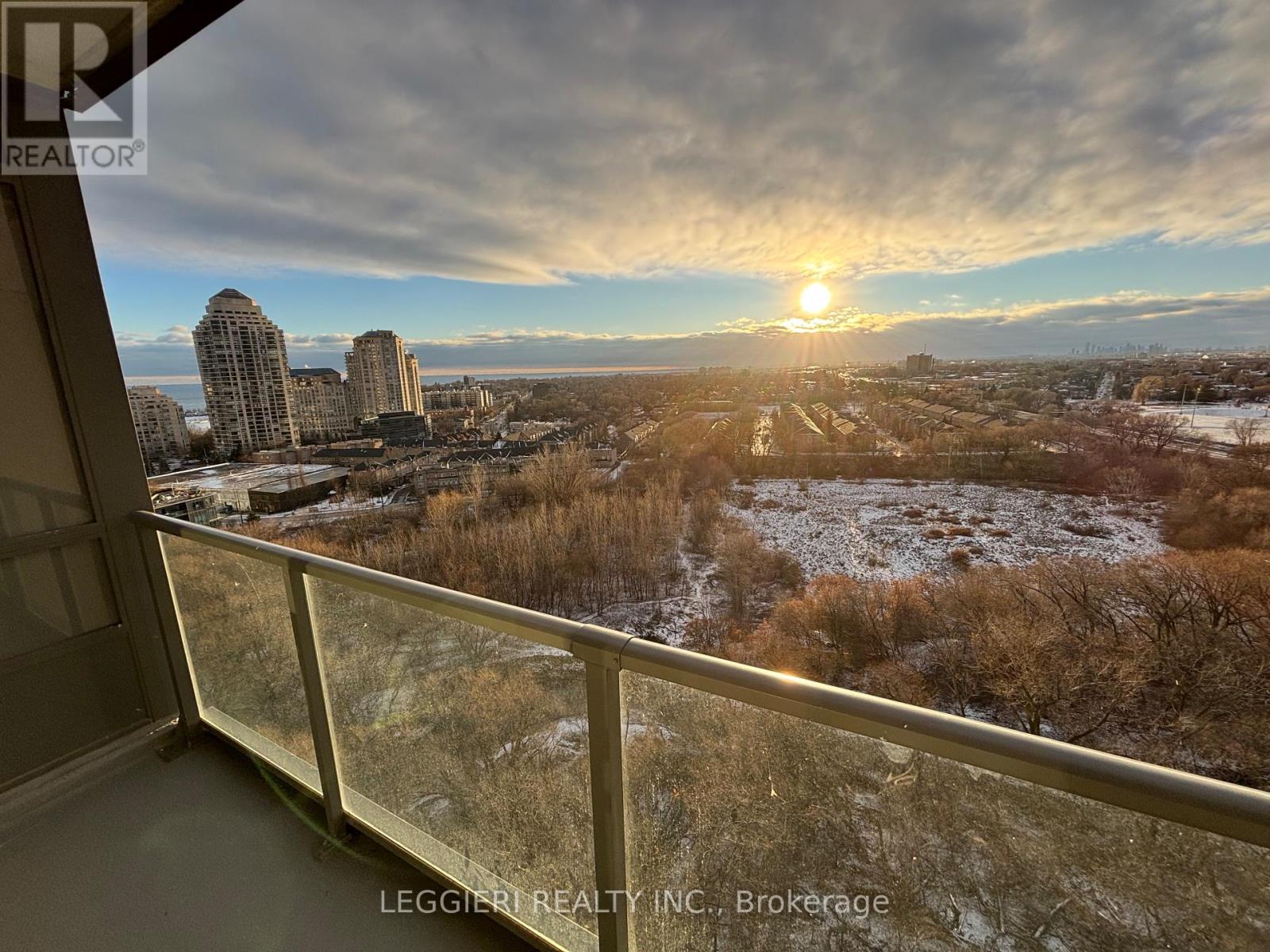 1404 - 36 Park Lawn Road, Toronto (Mimico), Ontario  M8V 0E5 - Photo 16 - W12631508