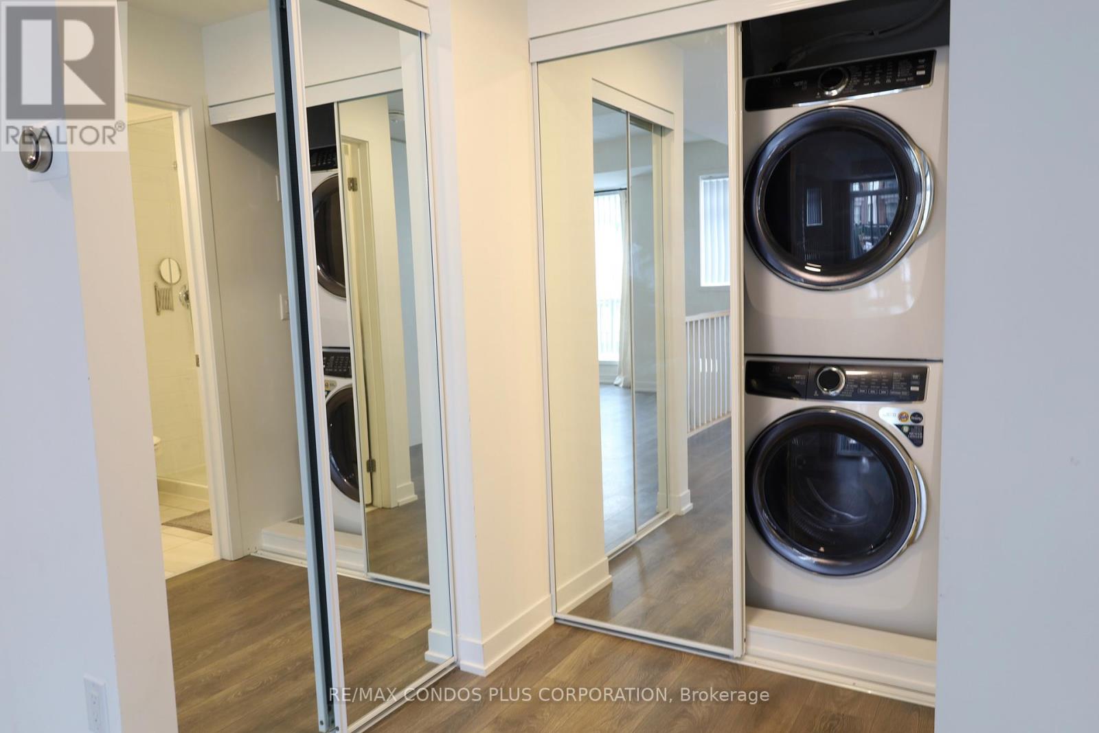 201 - 100 Canon Jackson Drive, Toronto, Ontario  M6M 0C1 - Photo 11 - W12631514