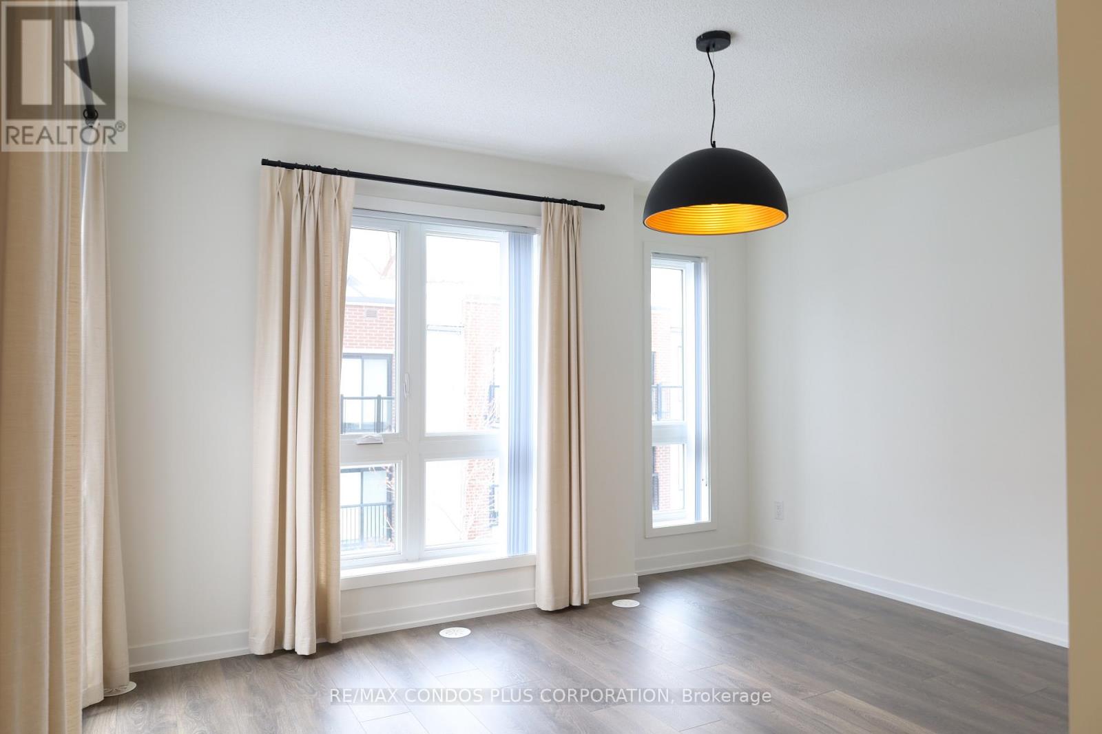 201 - 100 Canon Jackson Drive, Toronto, Ontario  M6M 0C1 - Photo 15 - W12631514