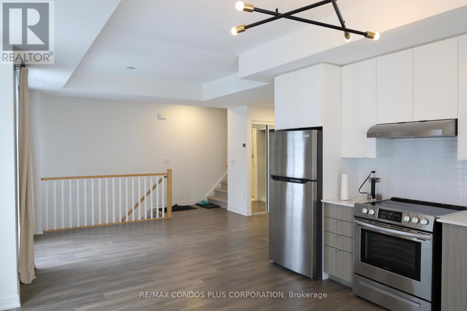 201 - 100 Canon Jackson Drive, Toronto, Ontario  M6M 0C1 - Photo 8 - W12631514