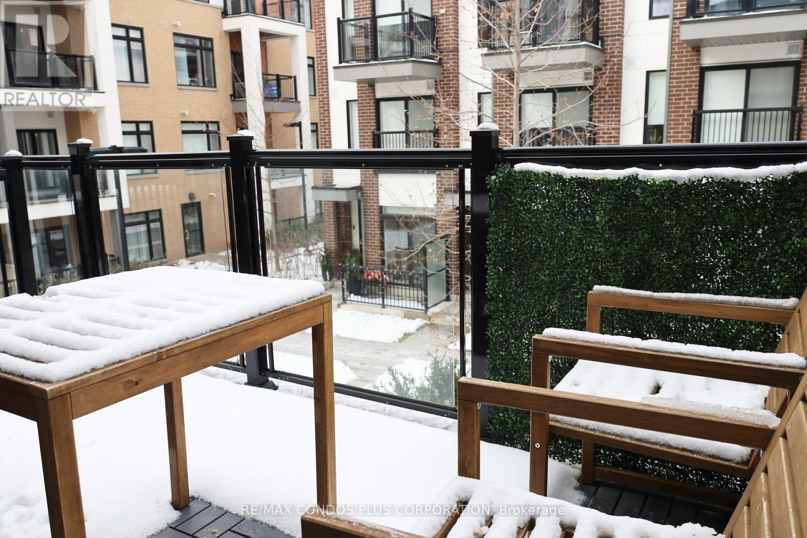 201 - 100 Canon Jackson Drive, Toronto, Ontario  M6M 0C1 - Photo 9 - W12631514