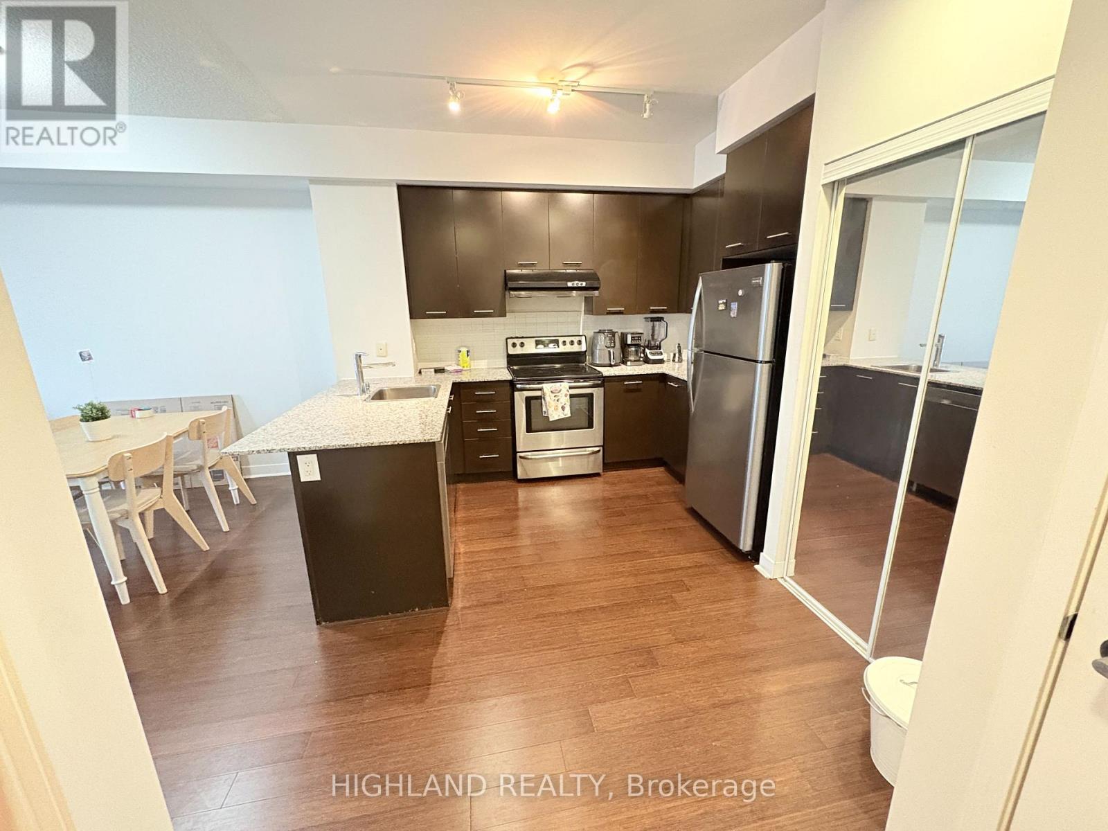 1906 - 365 Prince Of Wales Drive, Mississauga (City Centre), Ontario  L5B 0G6 - Photo 3 - W12631516