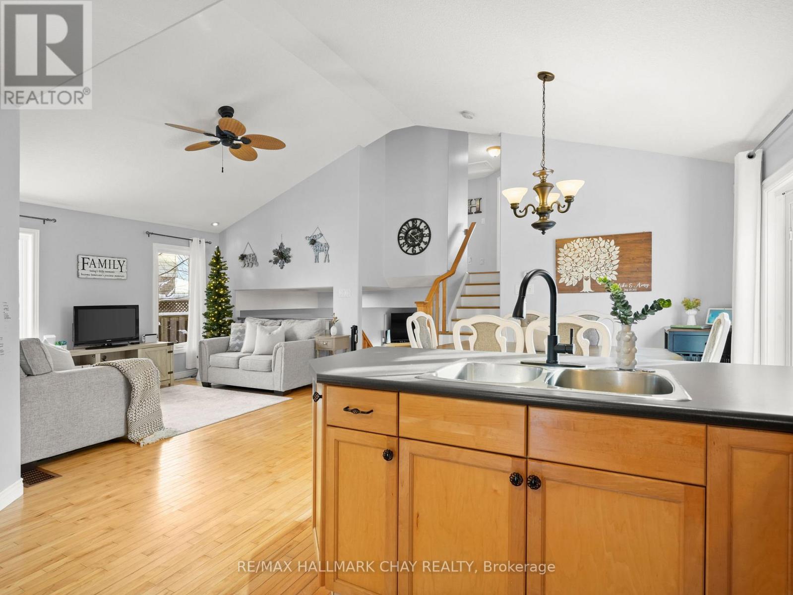 5 Shephard Avenue, New Tecumseth, Ontario  L9R 2E6 - Photo 7 - N12630256