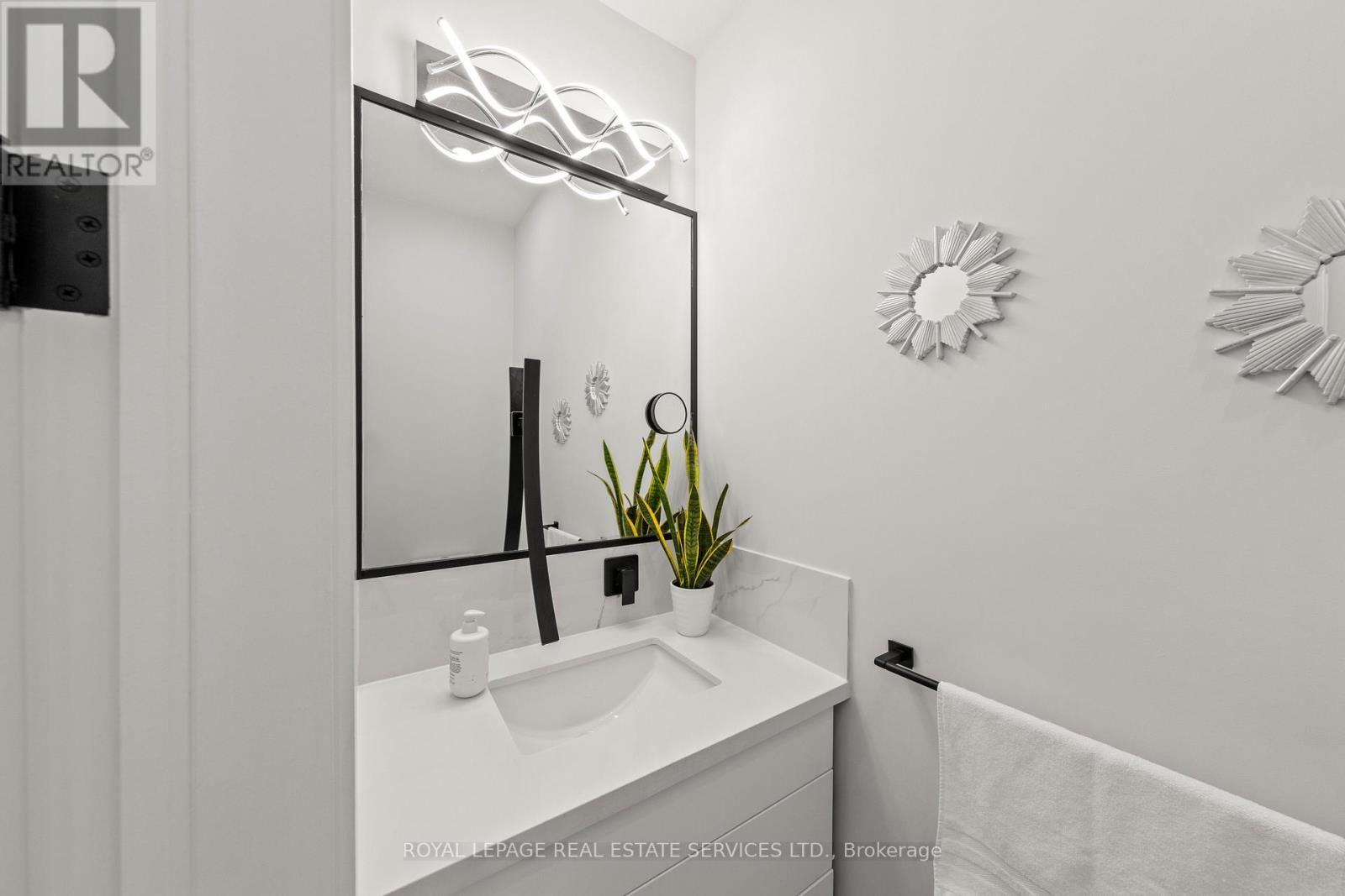 118 Barton Boulevard, Blue Mountains, Ontario  N0H 1J0 - Photo 16 - X12408274