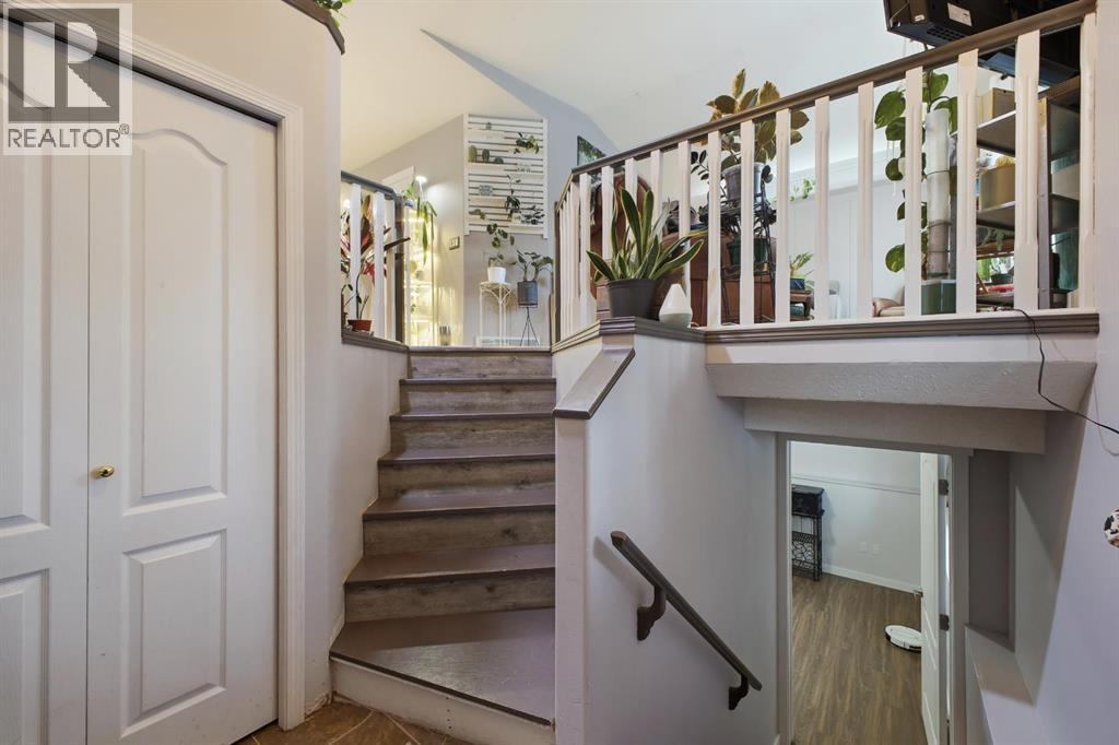 10 Halsall Street, Sylvan Lake, Alberta T4S 1T4 - Photo 3 - A2273601