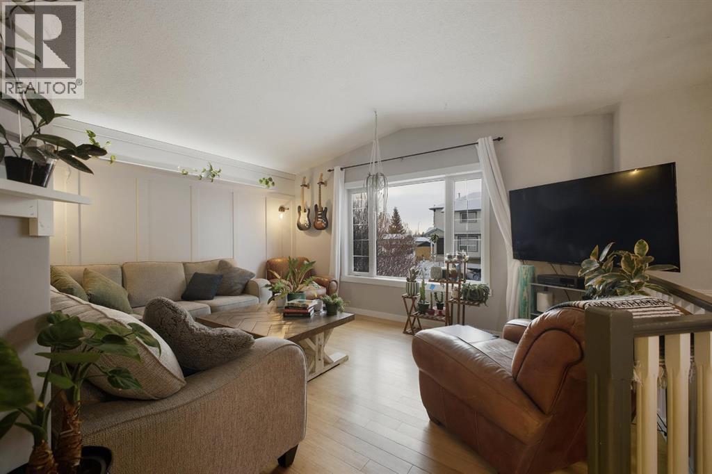 10 Halsall Street, Sylvan Lake, Alberta T4S 1T4 - Photo 4 - A2273601