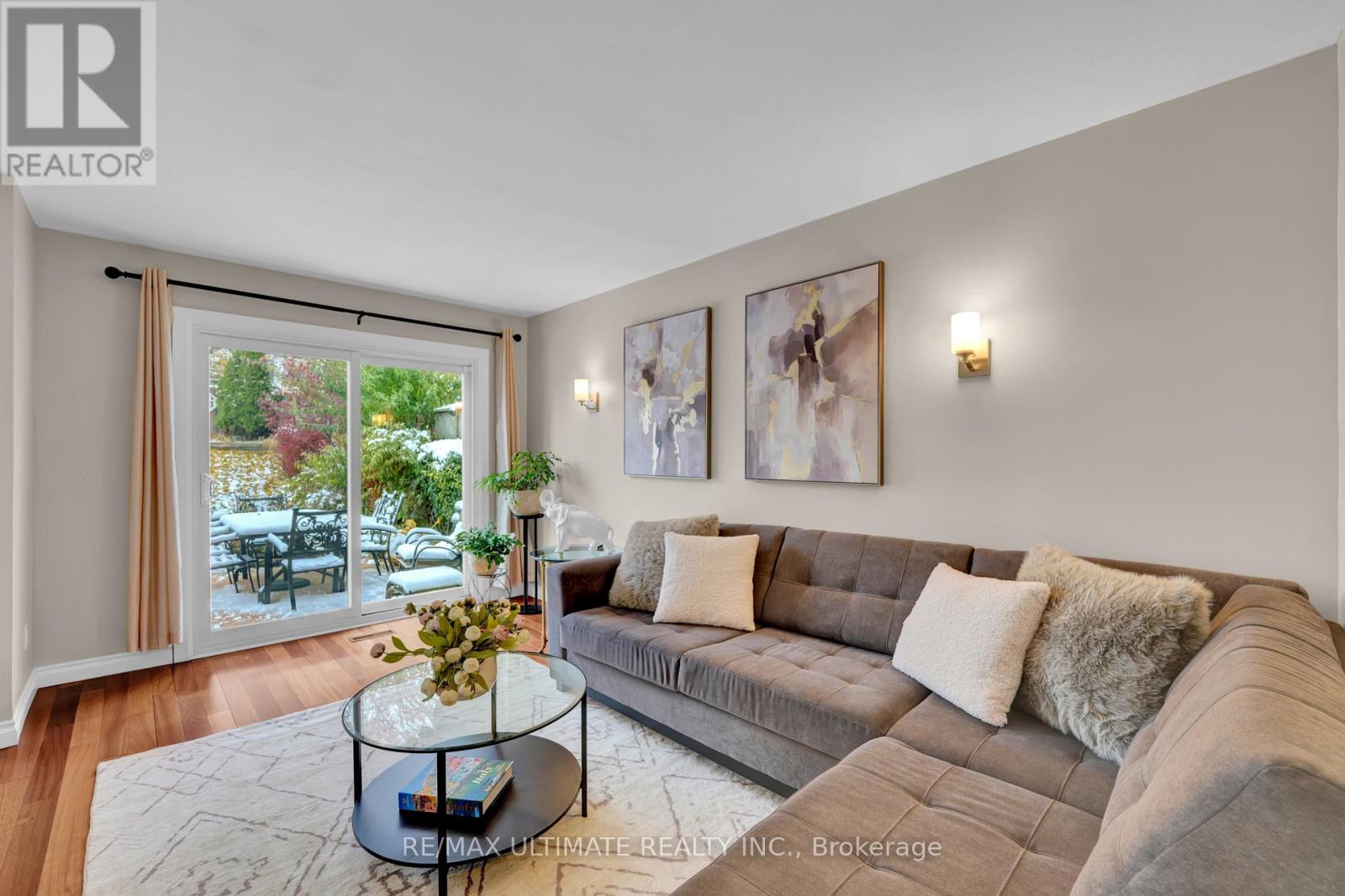 74 ROBINSON CRESCENT, Whitby, Ontario