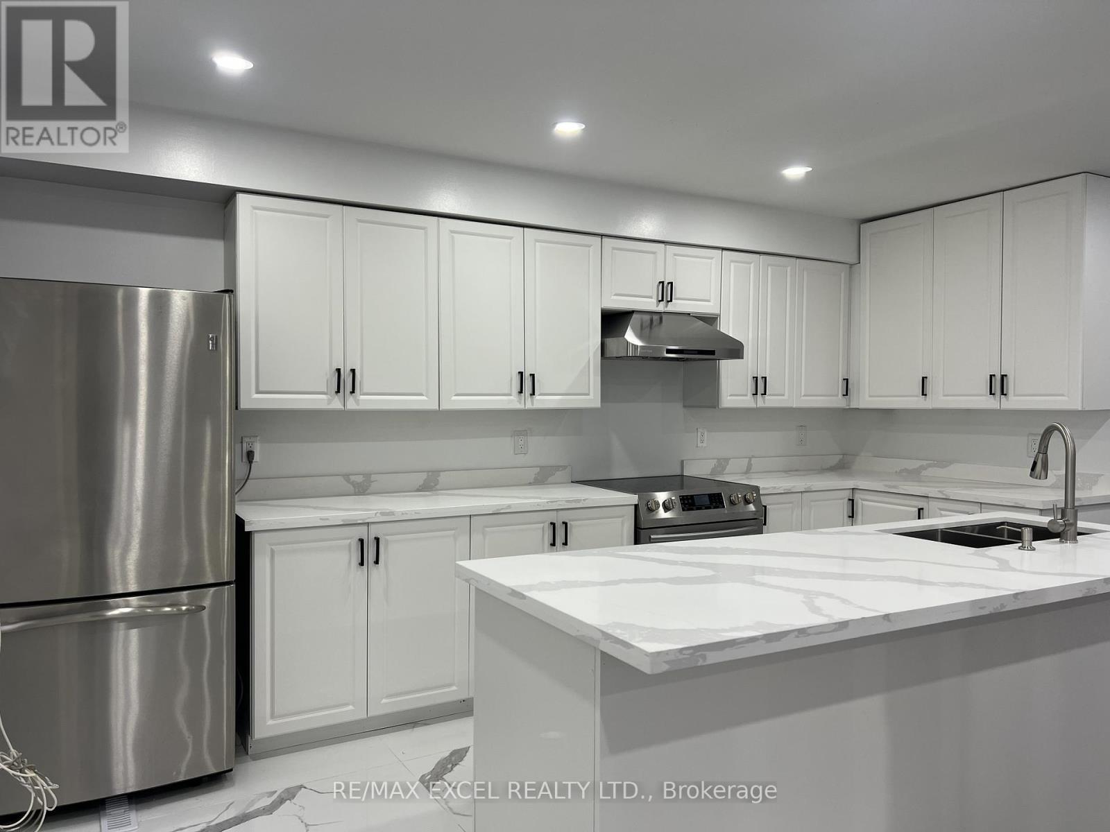 807 - 29 Rosebank Drive, Toronto (Malvern), Ontario  M1B 5Y7 - Photo 5 - E12631536