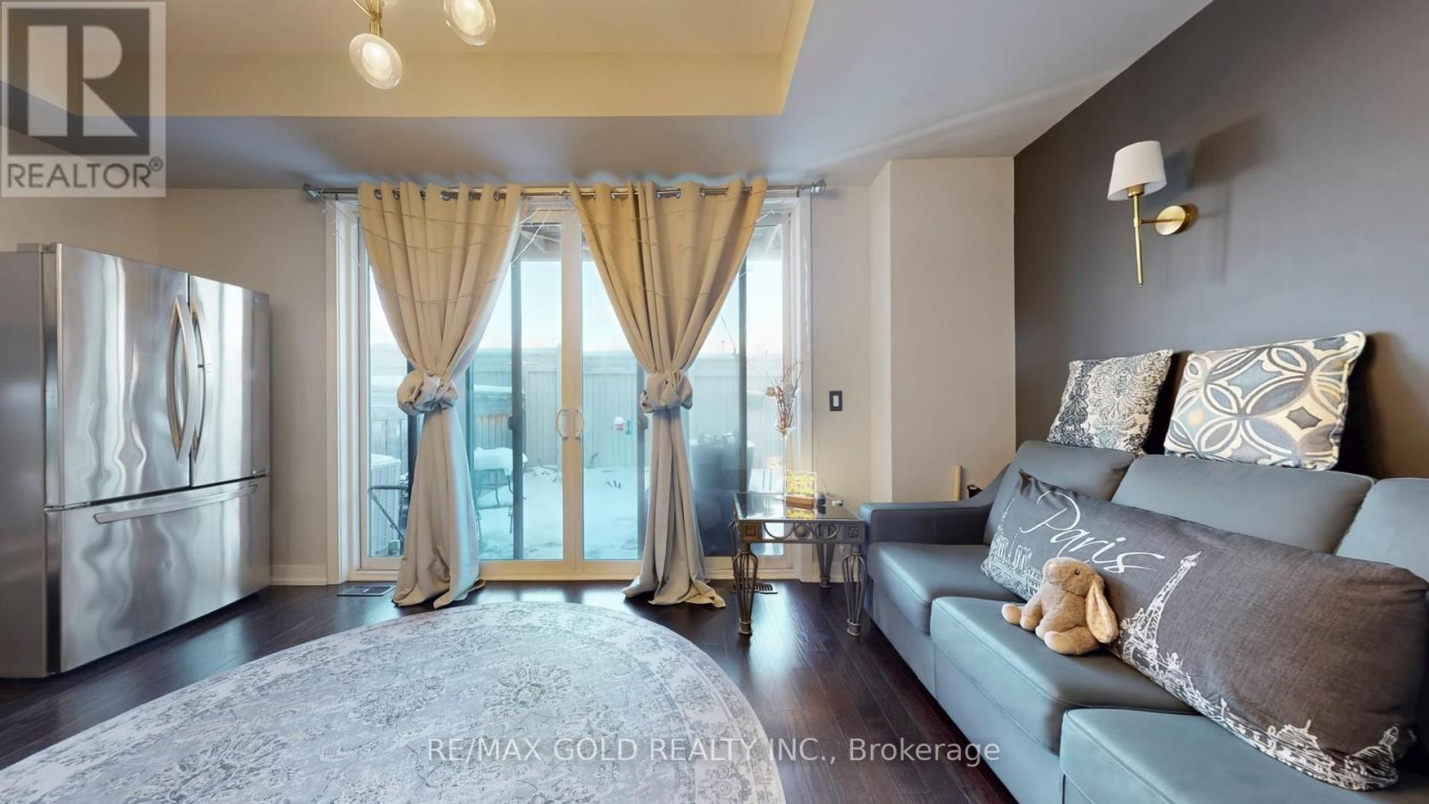 3 Glenngarry Crescent, Vaughan, Ontario  L6A 4Z4 - Photo 5 - N12631524