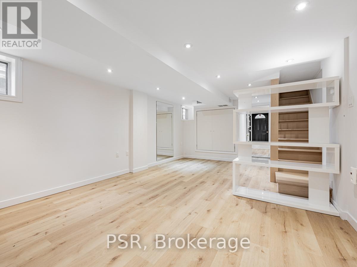 Lower - 371 Mcroberts Avenue, Toronto, Ontario M6E 4R1 - Photo 6 - W12627080