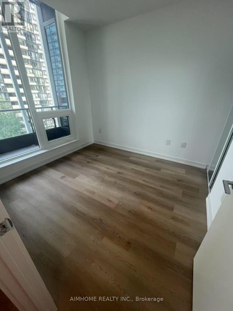 395 Square One Drive, Mississauga, Ontario L5B 0P6 - Photo 6 - W12631526