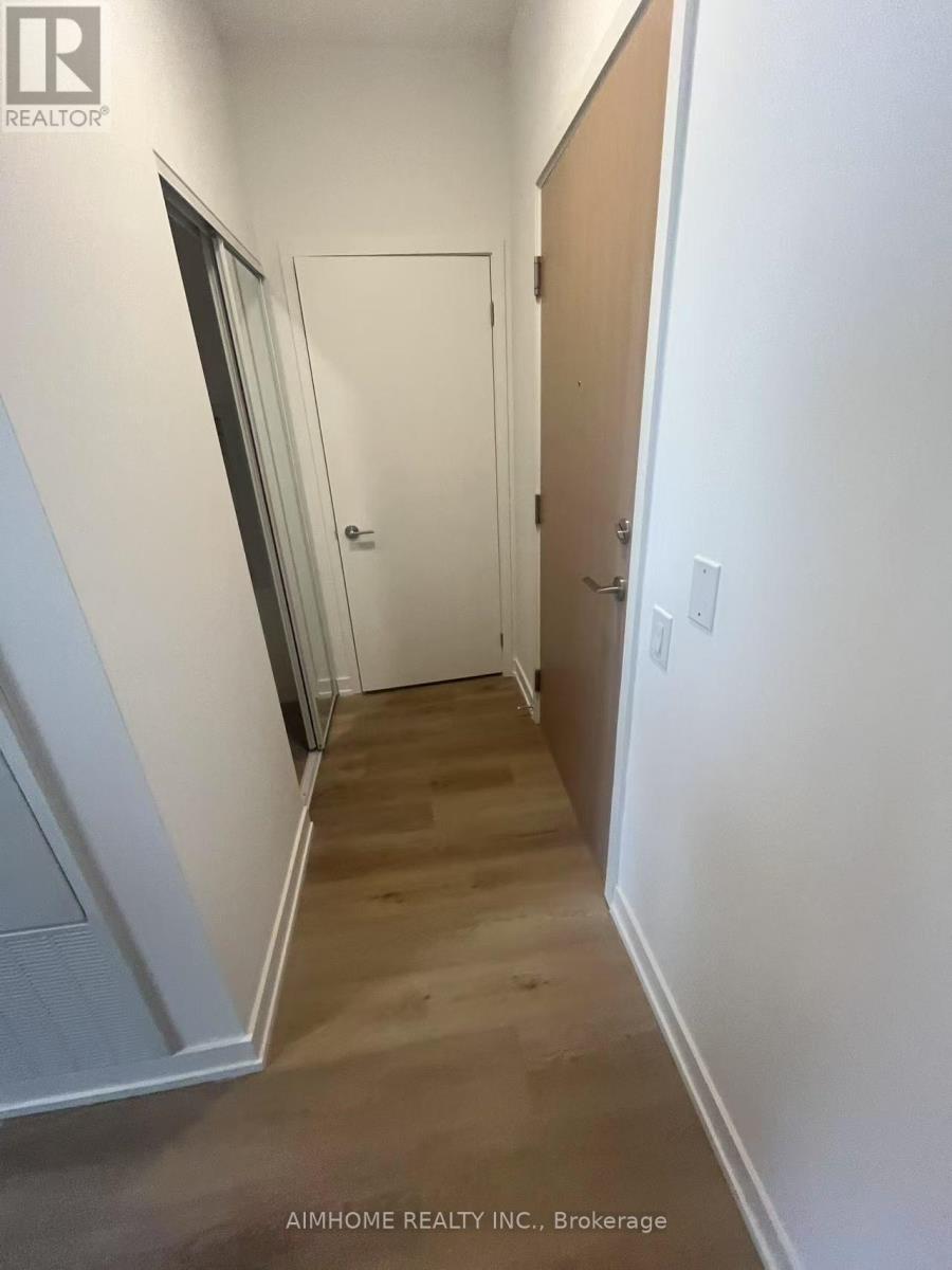 395 Square One Drive, Mississauga, Ontario L5B 0P6 - Photo 9 - W12631526