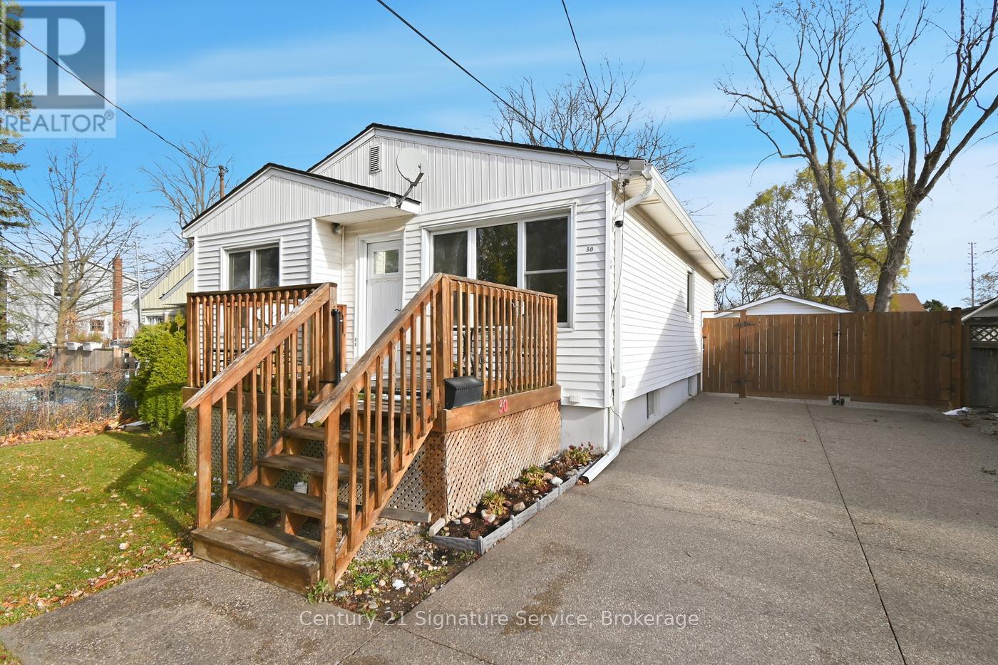 30 Louth Street, St. Catharines, Ontario  L2S 2T4 - Photo 12 - X12631538