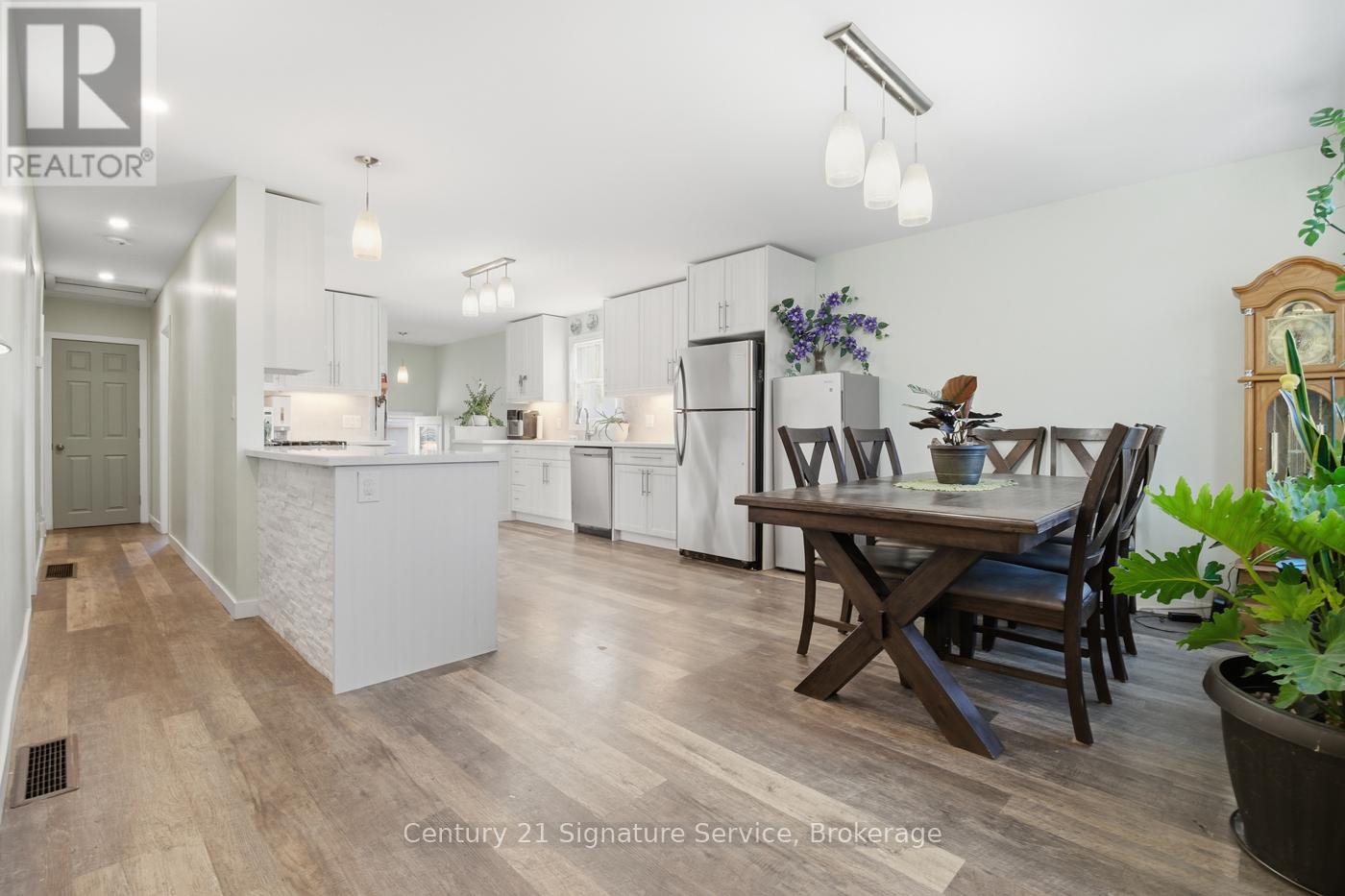 30 Louth Street, St. Catharines, Ontario  L2S 2T4 - Photo 15 - X12631538