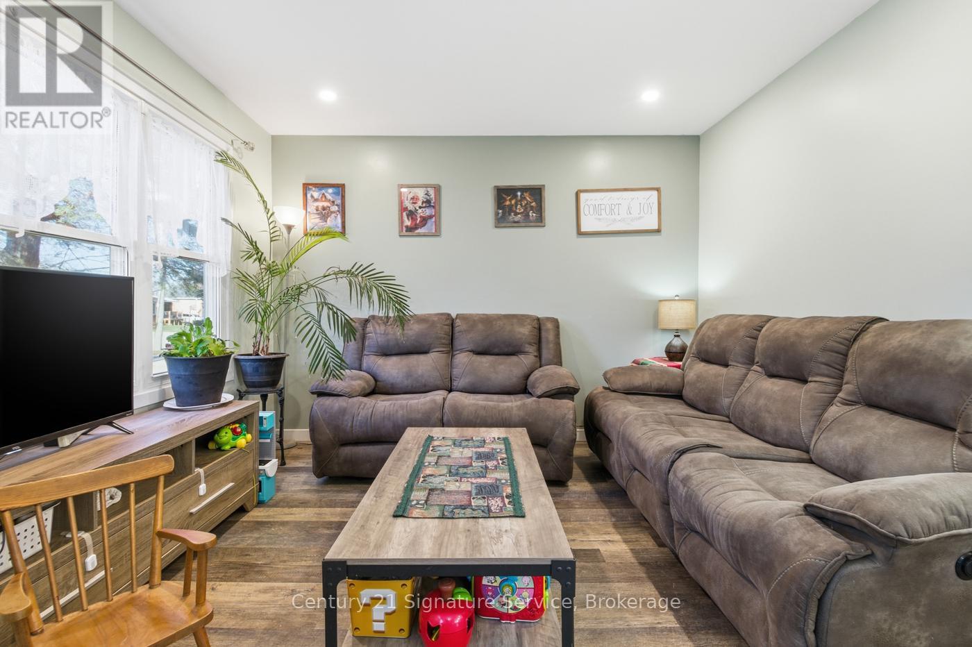 30 Louth Street, St. Catharines, Ontario  L2S 2T4 - Photo 17 - X12631538