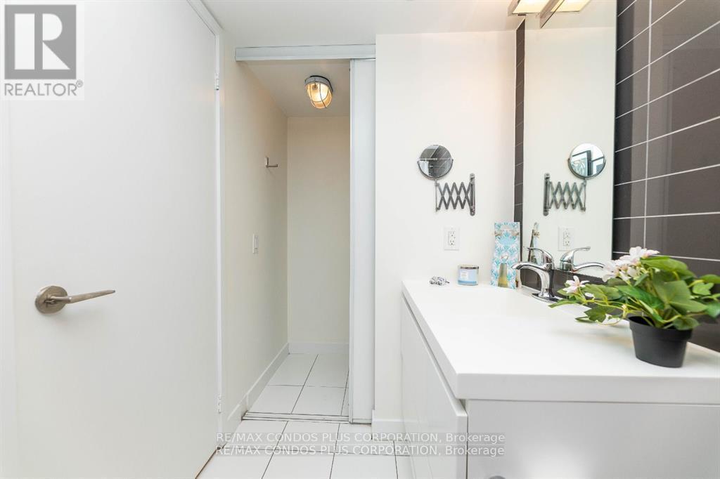 502 - 75 Queens Wharf Road, Toronto, Ontario M5V 0J8 - Photo 15 - C12631542