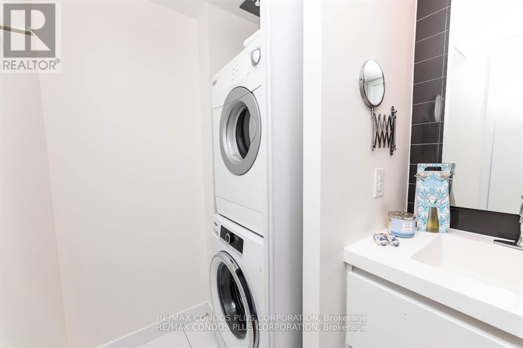 502 - 75 Queens Wharf Road, Toronto, Ontario M5V 0J8 - Photo 16 - C12631542