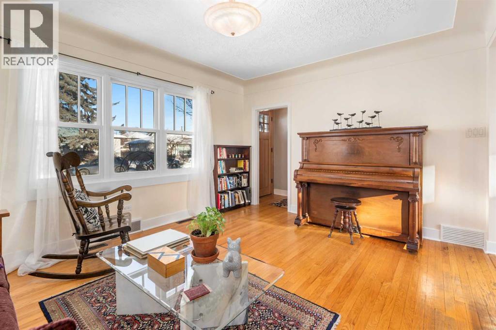 421 19 Avenue Ne, Calgary, Alberta T2E 1P4 - Photo 2 - A2274869