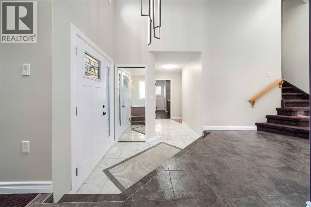 11 Redwood Place Se, Medicine Hat, Alberta T1B 4A1 - Photo 3 - A2272399