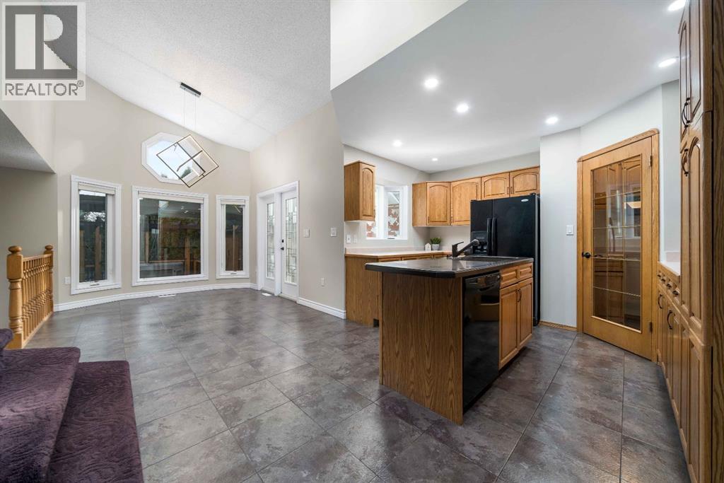 11 Redwood Place Se, Medicine Hat, Alberta T1B 4A1 - Photo 6 - A2272399