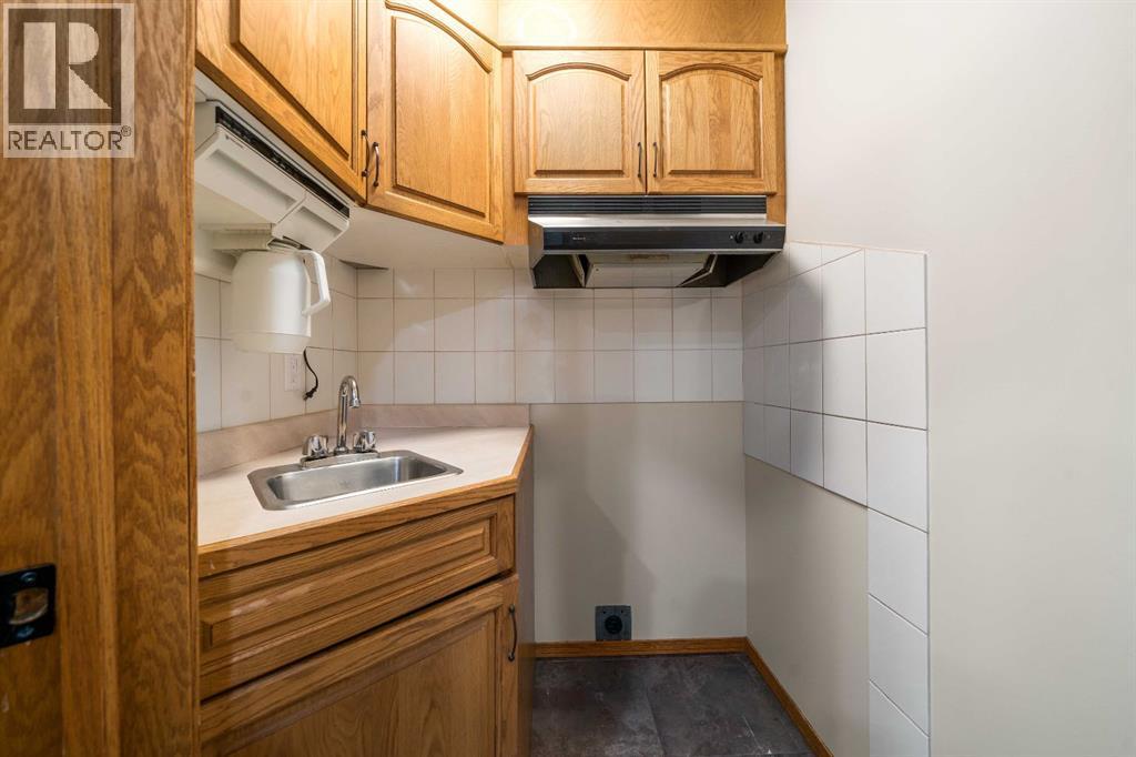 11 Redwood Place Se, Medicine Hat, Alberta T1B 4A1 - Photo 10 - A2272399