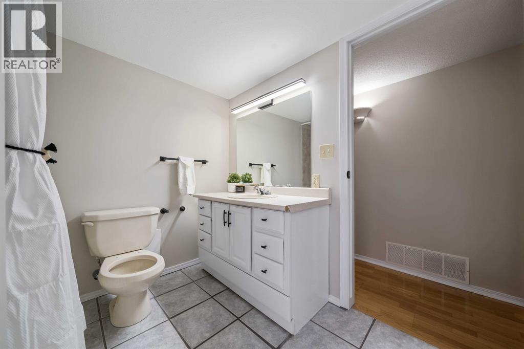 11 Redwood Place Se, Medicine Hat, Alberta T1B 4A1 - Photo 38 - A2272399