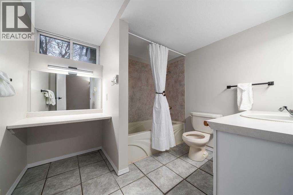 11 Redwood Place Se, Medicine Hat, Alberta T1B 4A1 - Photo 37 - A2272399