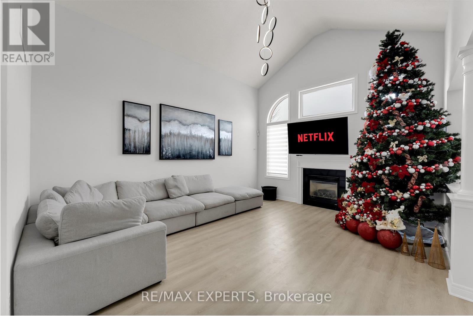 12 Vista Drive, Bradford West Gwillimbury, Ontario  L3Z 0B6 - Photo 19 - N12630632