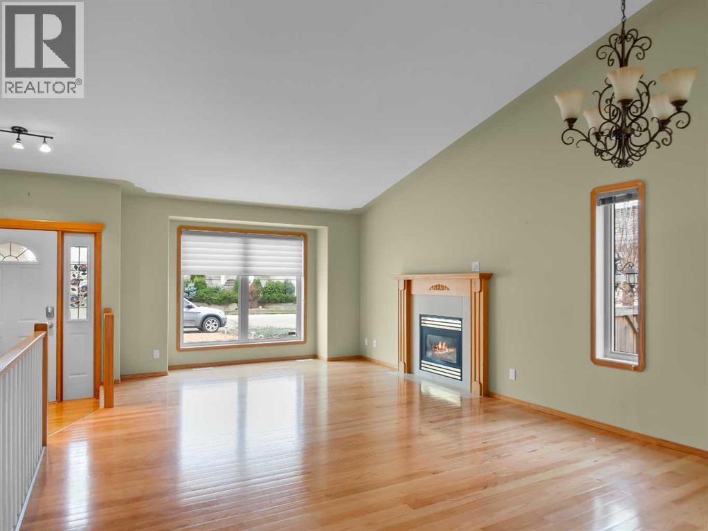 22 Ansett Crescent, Red Deer, Alberta T4R 2L9 - Photo 3 - A2268298