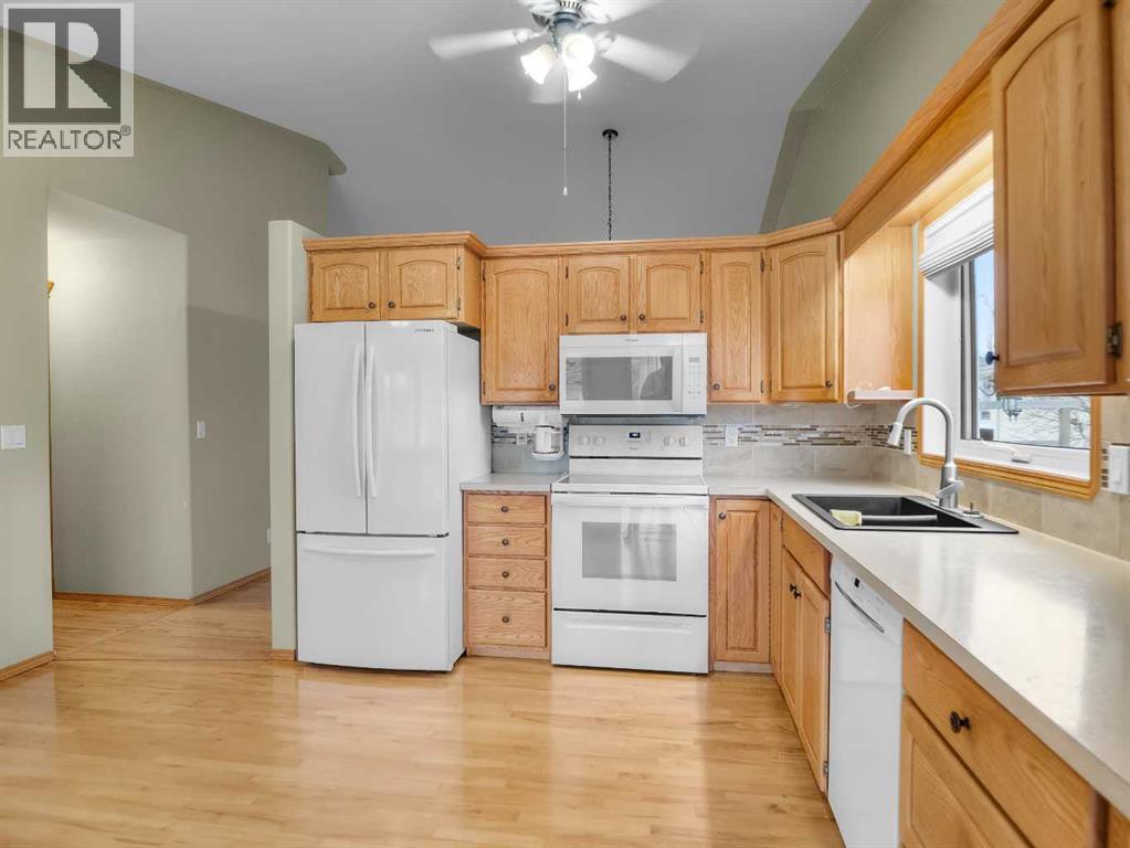 22 Ansett Crescent, Red Deer, Alberta T4R 2L9 - Photo 8 - A2268298