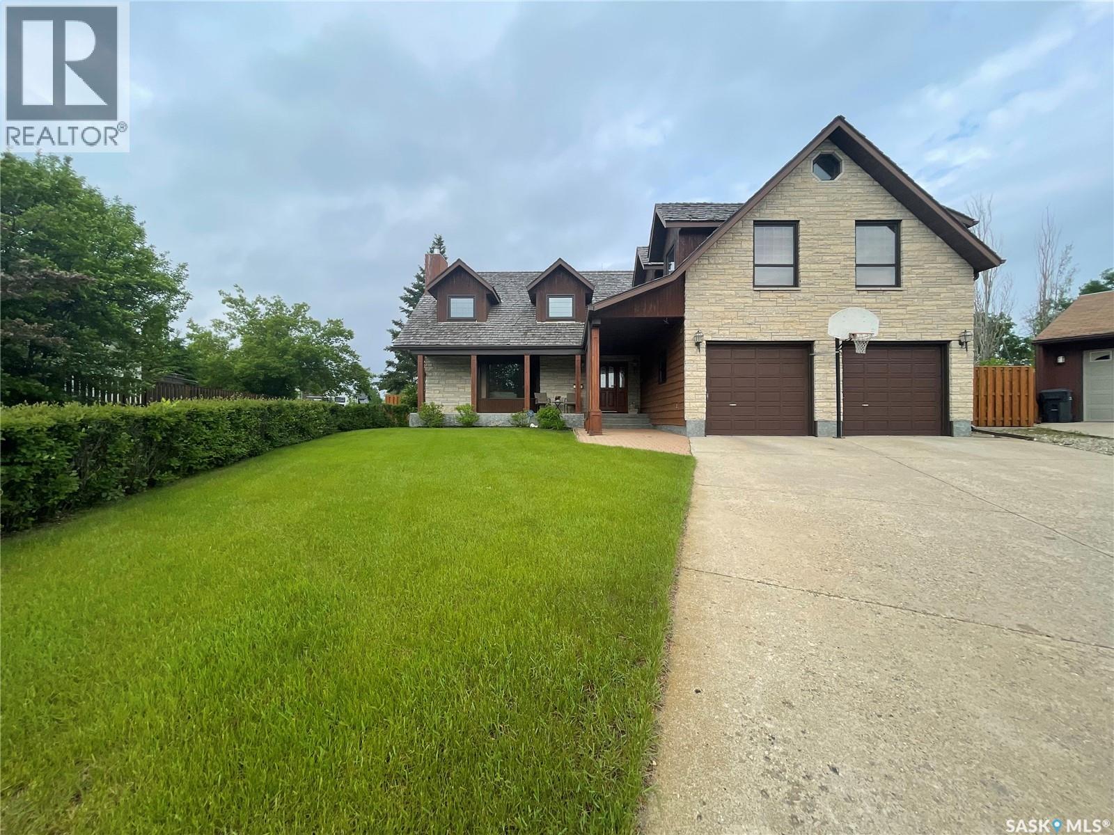 38 Sunset Drive N, Yorkton, Saskatchewan  S3N 3K9 - Photo 2 - SK025609