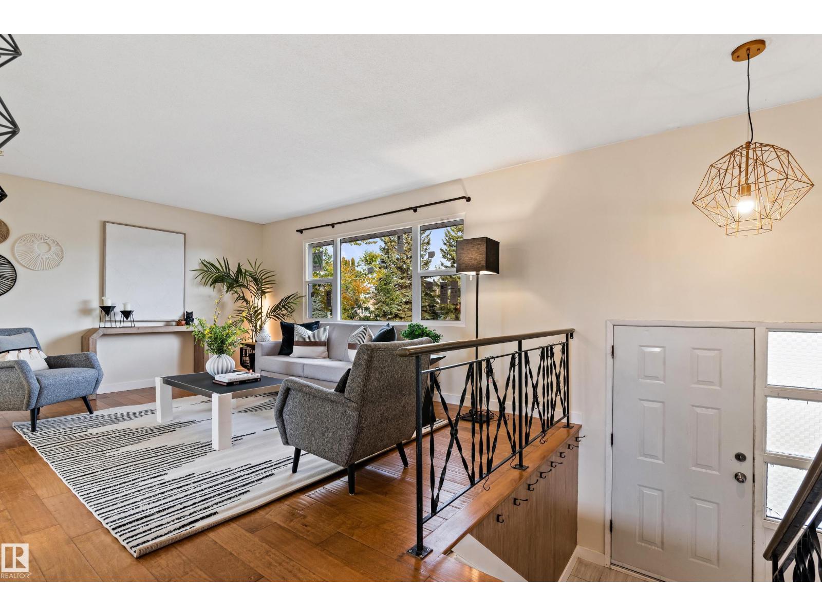 7203 93 Av Nw, Edmonton, Alberta  T6B 1B2 - Photo 3 - E4468083