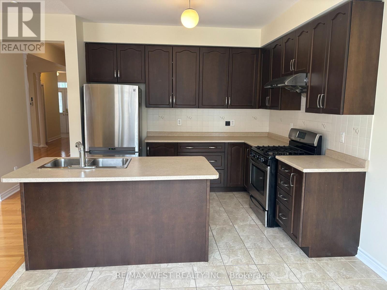 12 Haviland Circle, Brampton, Ontario  L6R 0Z1 - Photo 11 - W12631560