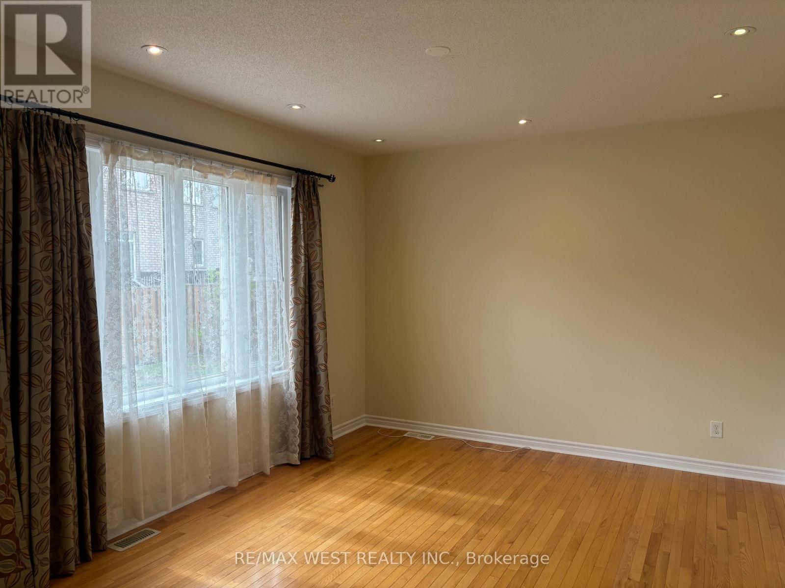 12 Haviland Circle, Brampton, Ontario  L6R 0Z1 - Photo 18 - W12631560