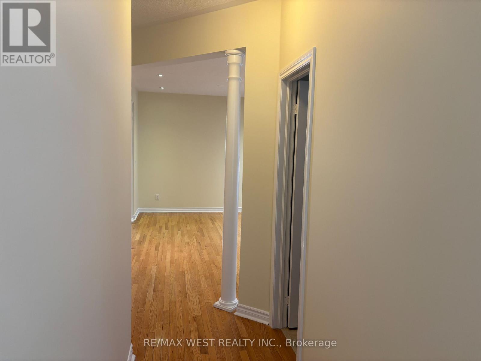 12 Haviland Circle, Brampton, Ontario  L6R 0Z1 - Photo 4 - W12631560